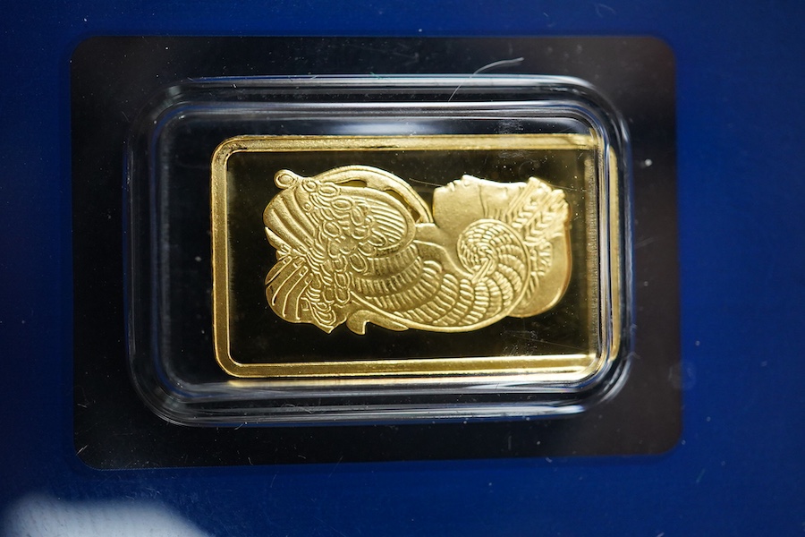 Swiss Gold bullion ingot, PAMP, 2.5g fine gold 999,9, serial no. 4**672, in Harrods retail box
